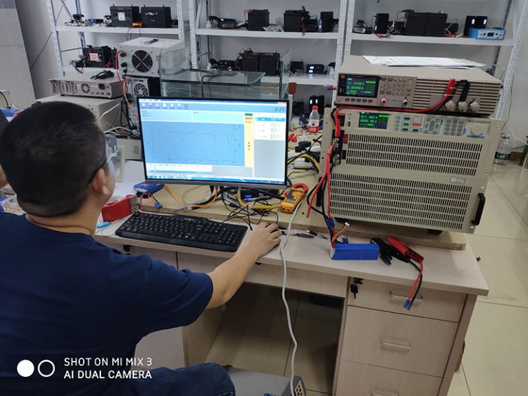 using-hopetech-electronic-load-and-power-supply-monitoring-battery-discharging